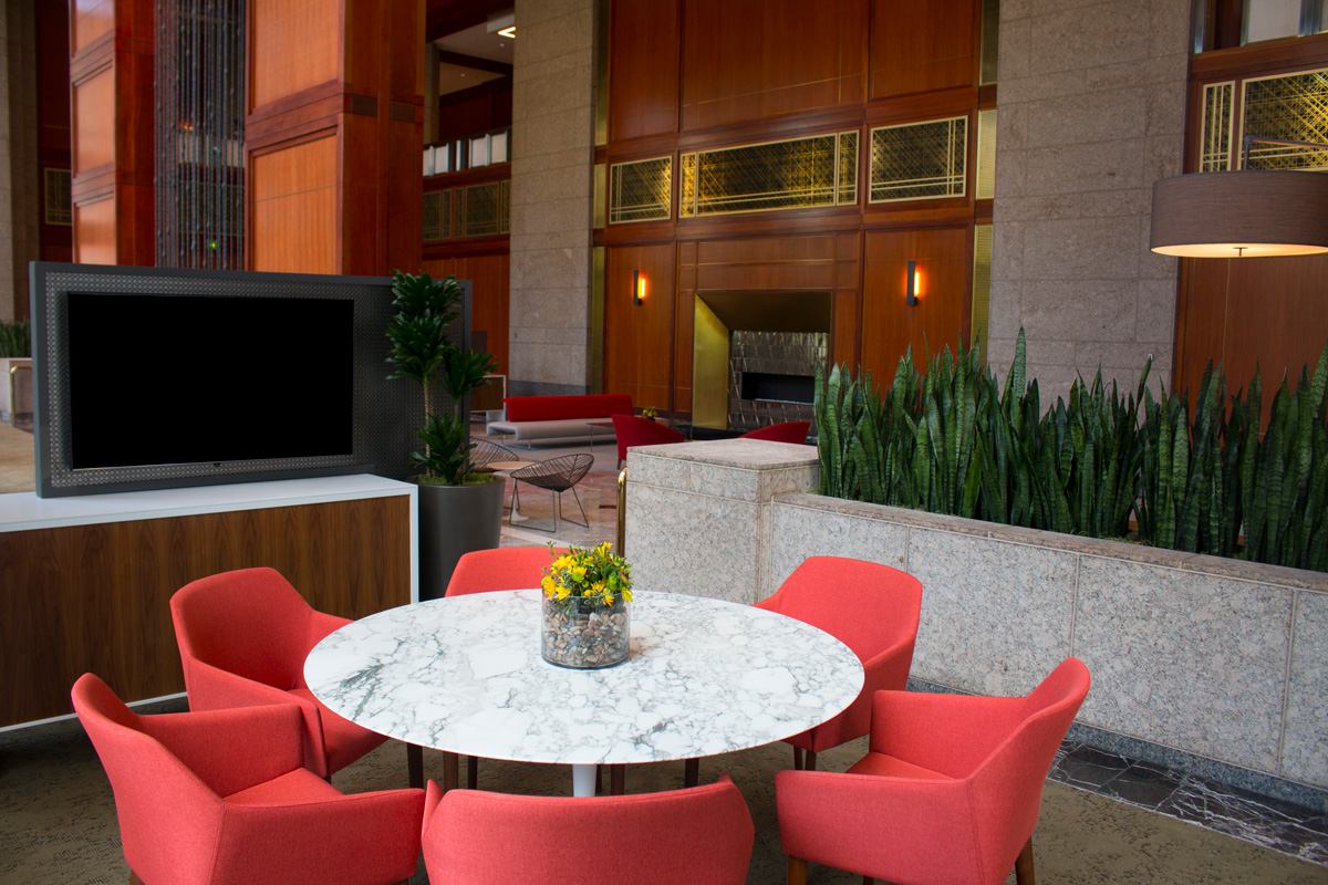 Atrium meeting table with media